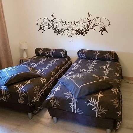 Gite Le Petit Pied-A-Terre La Chapelle-Saint-Sauveur  Εξωτερικό φωτογραφία