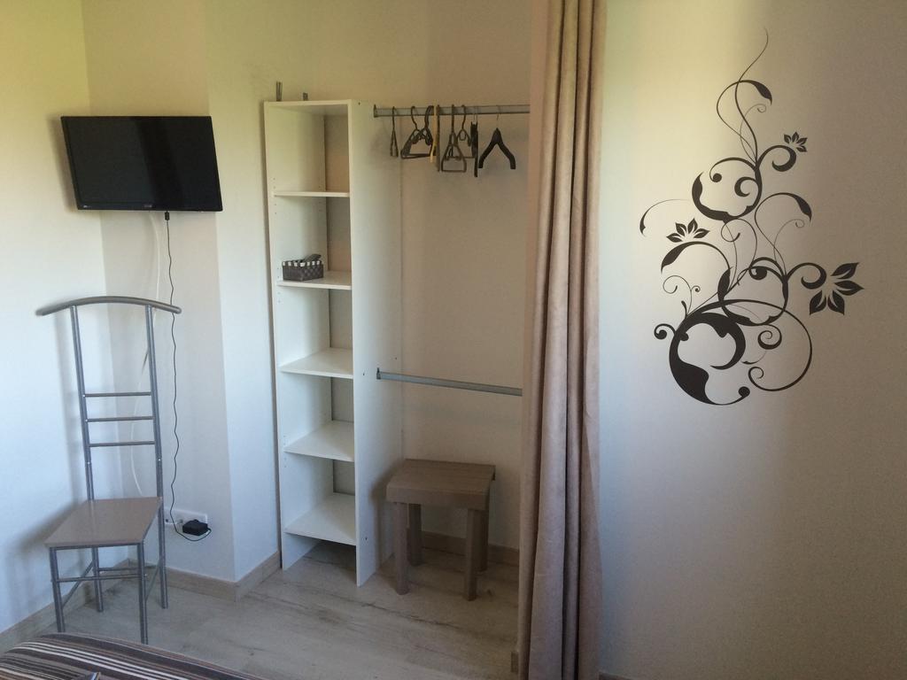 Gite Le Petit Pied-A-Terre La Chapelle-Saint-Sauveur  Εξωτερικό φωτογραφία